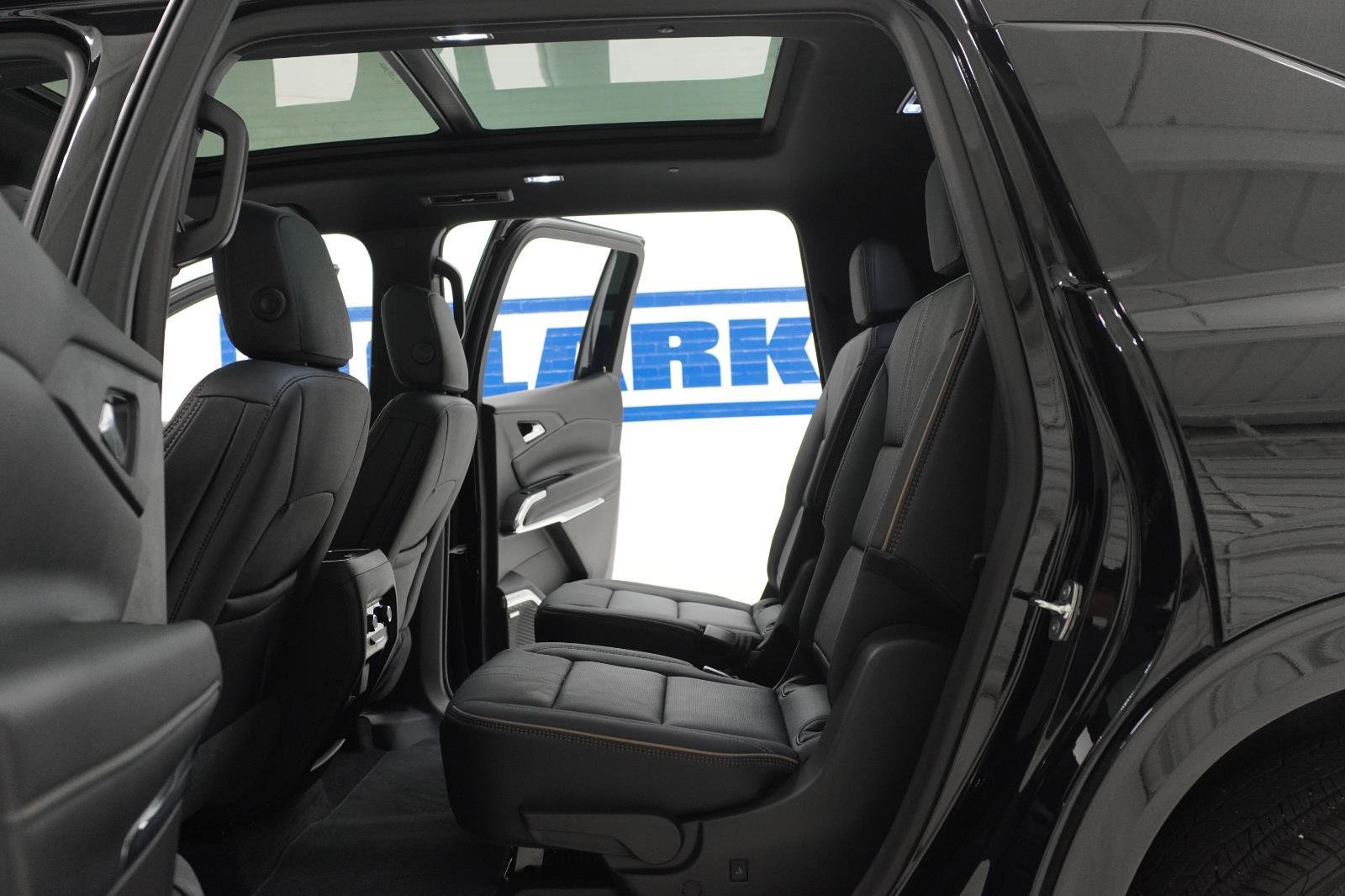 Used 2026 Chevrolet Traverse High Country w/ LPO, Floor Liner Package FWD image 41