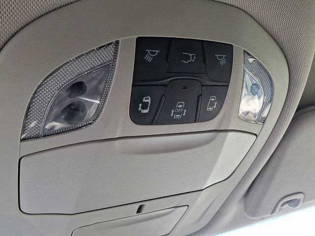 Used 2019 Chrysler Pacifica Touring-L Plus w/ Advanced Safetytec Group FWD image 22