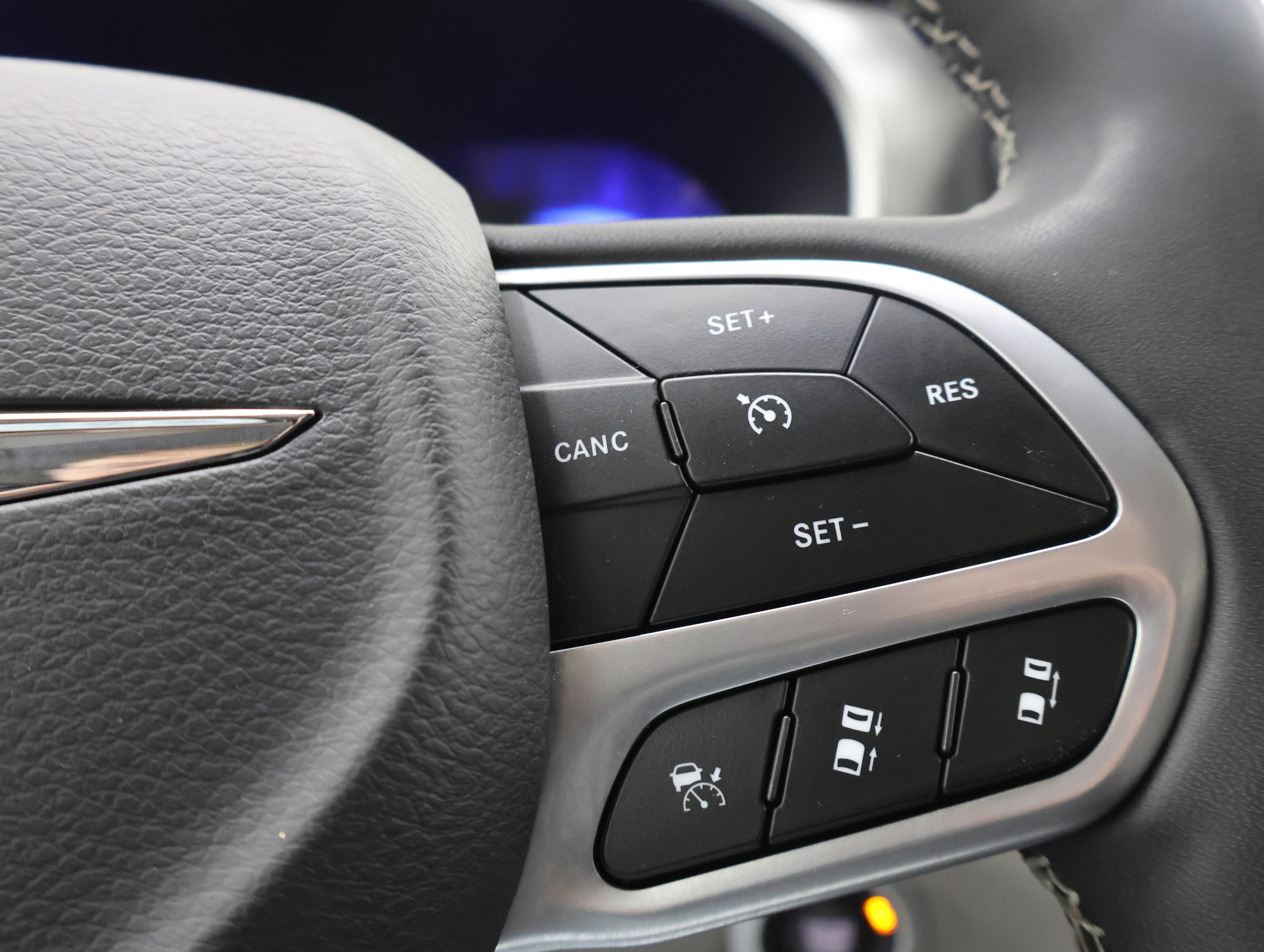 Used 2024 Chrysler Pacifica Touring-L FWD image 15