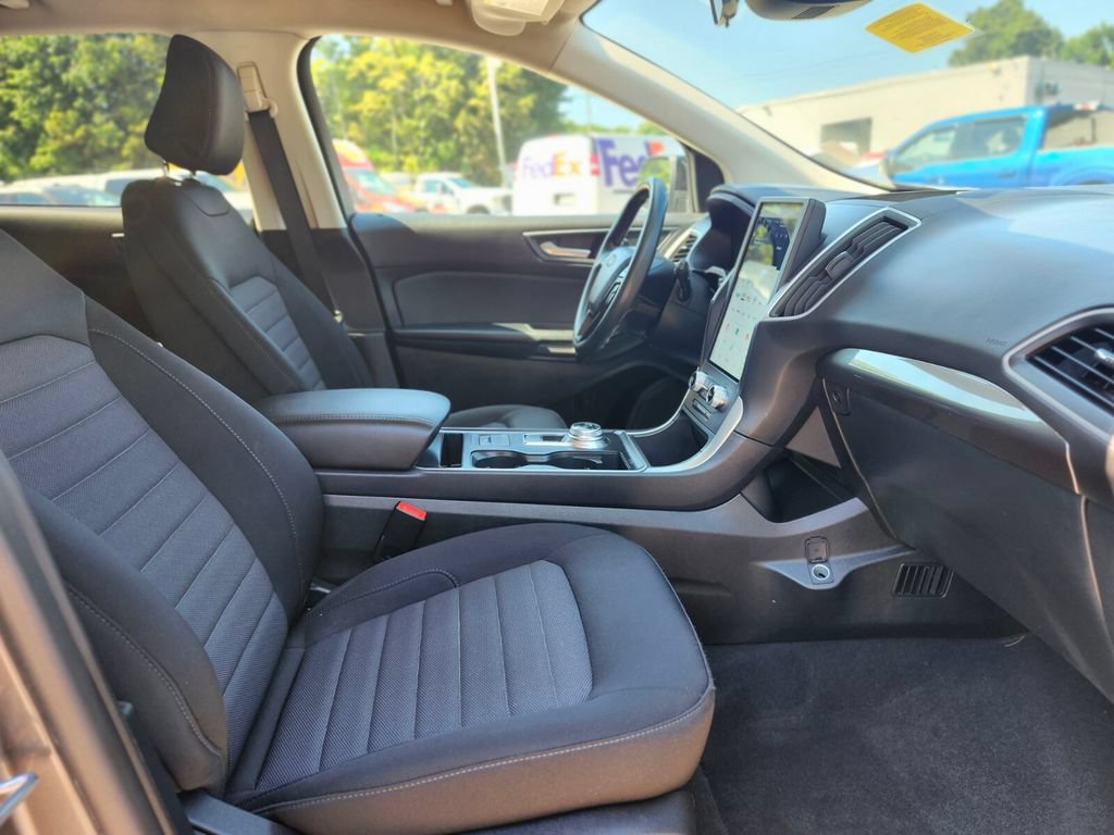 Certified 2022 Ford Edge SE w/ Black Appearance Package AWD/4WD image 11