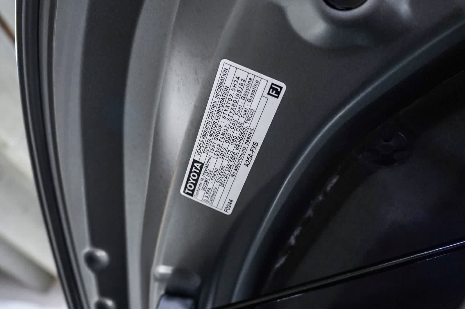 Certified 2025 Toyota Highlander Limited AWD/4WD image 43
