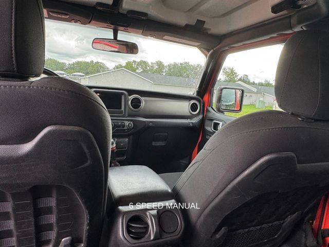 Used 2020 Jeep Gladiator Rubicon w/ Trailer Tow Package AWD/4WD image 14