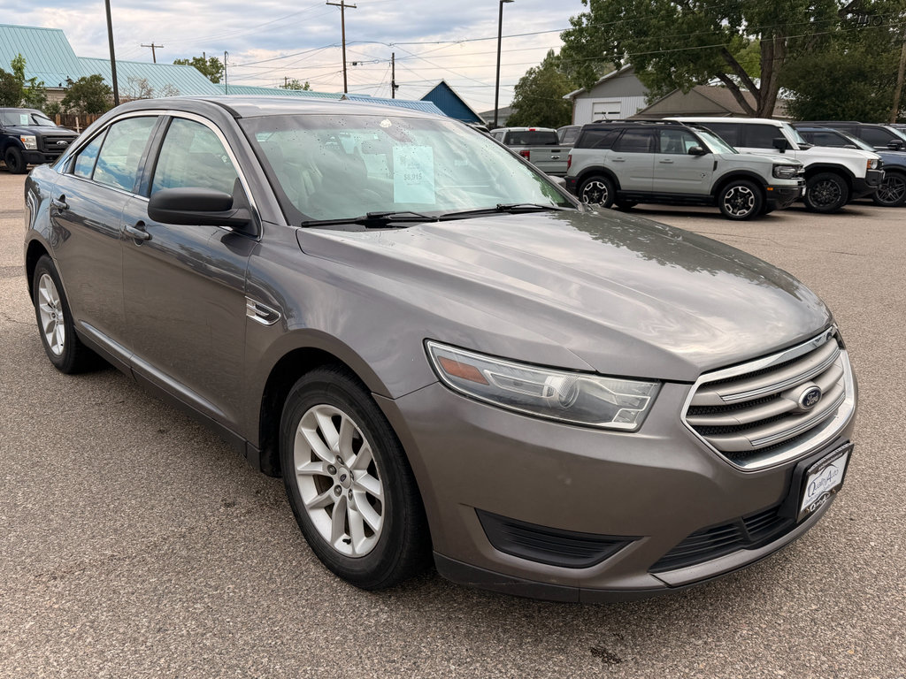 Used 2013 Ford Taurus SE FWD image 4