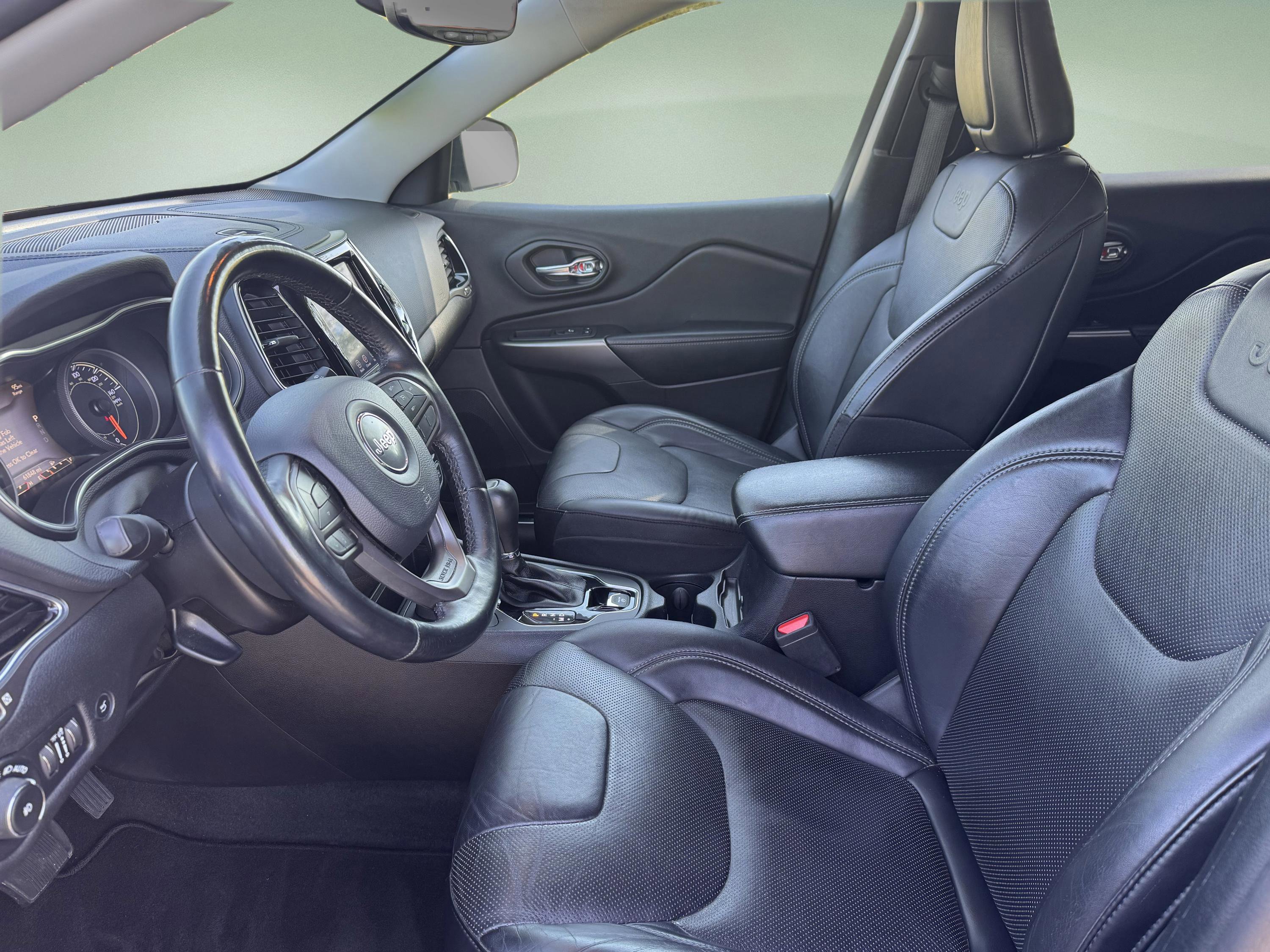 Used 2020 Jeep Cherokee Limited AWD/4WD image 10