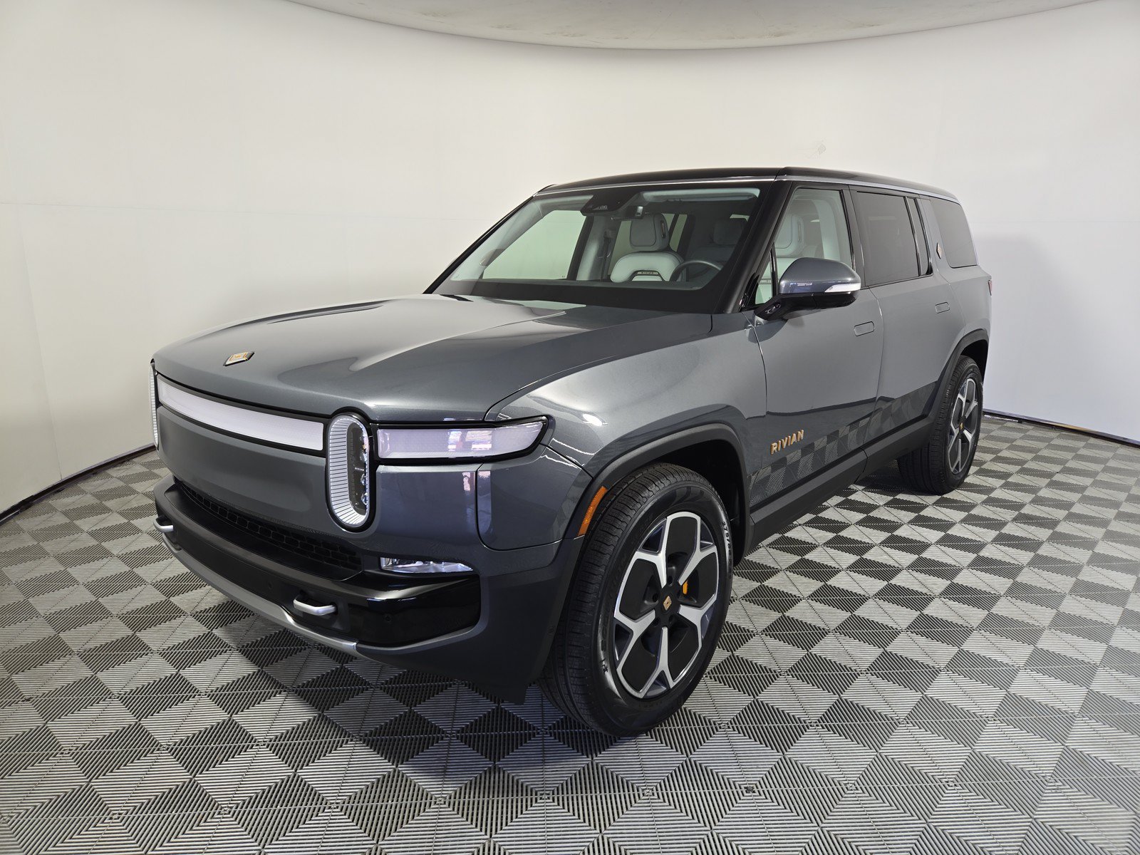 Used 2024 Rivian R1S Adventure