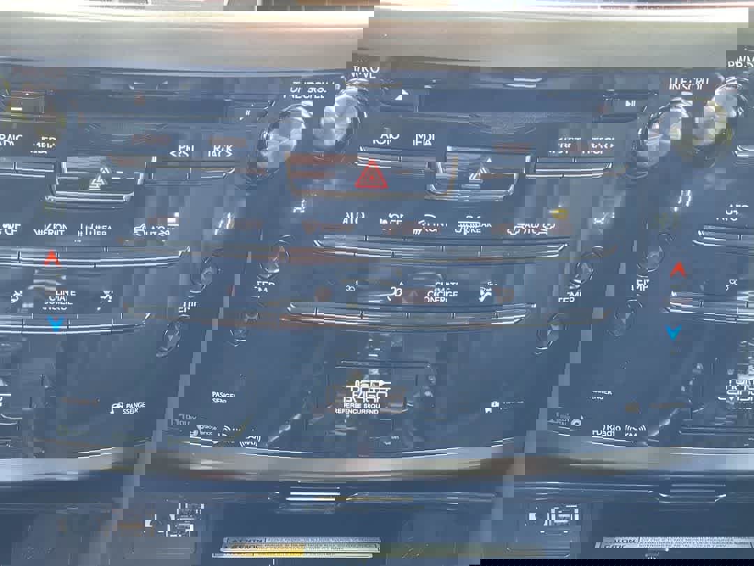 Used 2017 Lexus LX 570 4WD w/ Luxury Package image 21