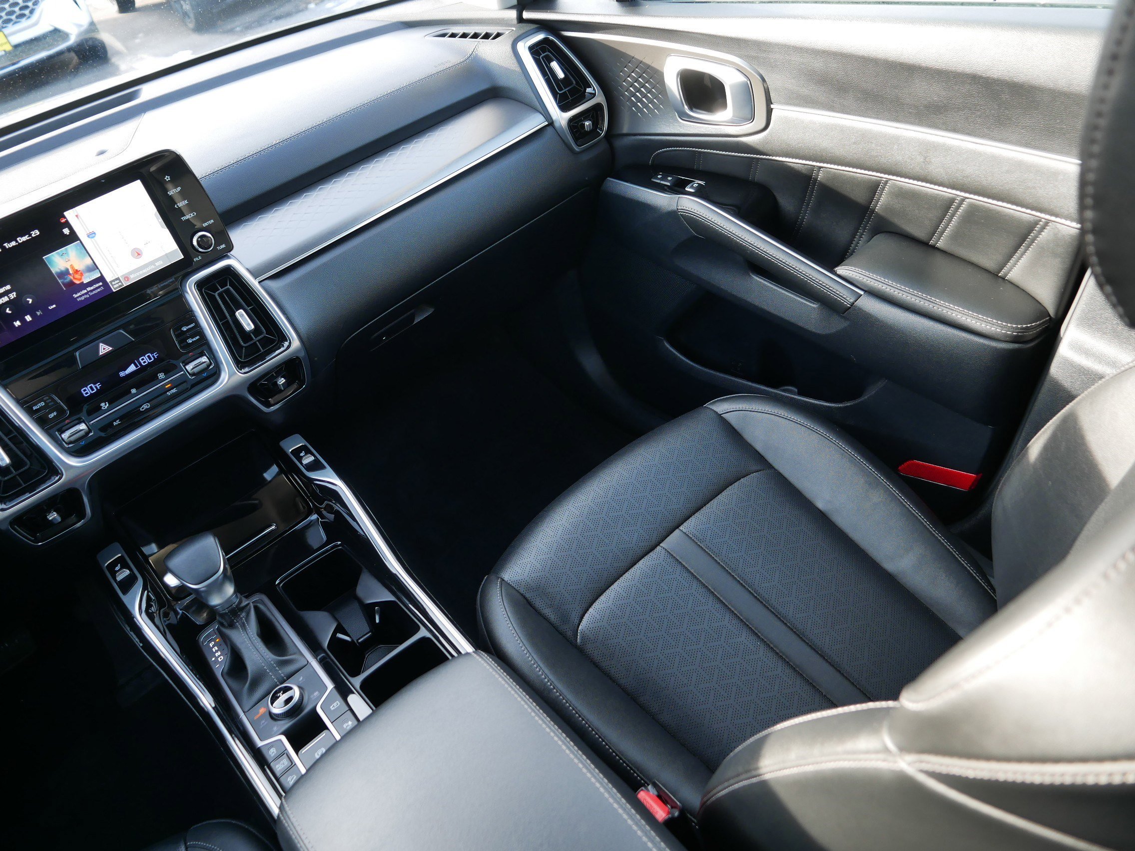 Certified 2022 Kia Sorento SX image 11