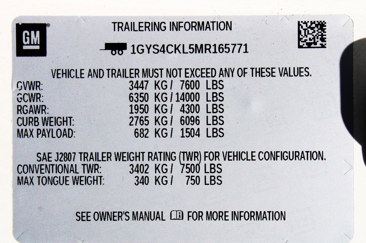 Used 2021 Cadillac Escalade Premium Luxury w/ Driver Assist Tech Package AWD/4WD image 45