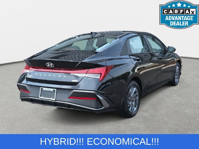 Used 2026 Hyundai Elantra Hybrid FWD image 5