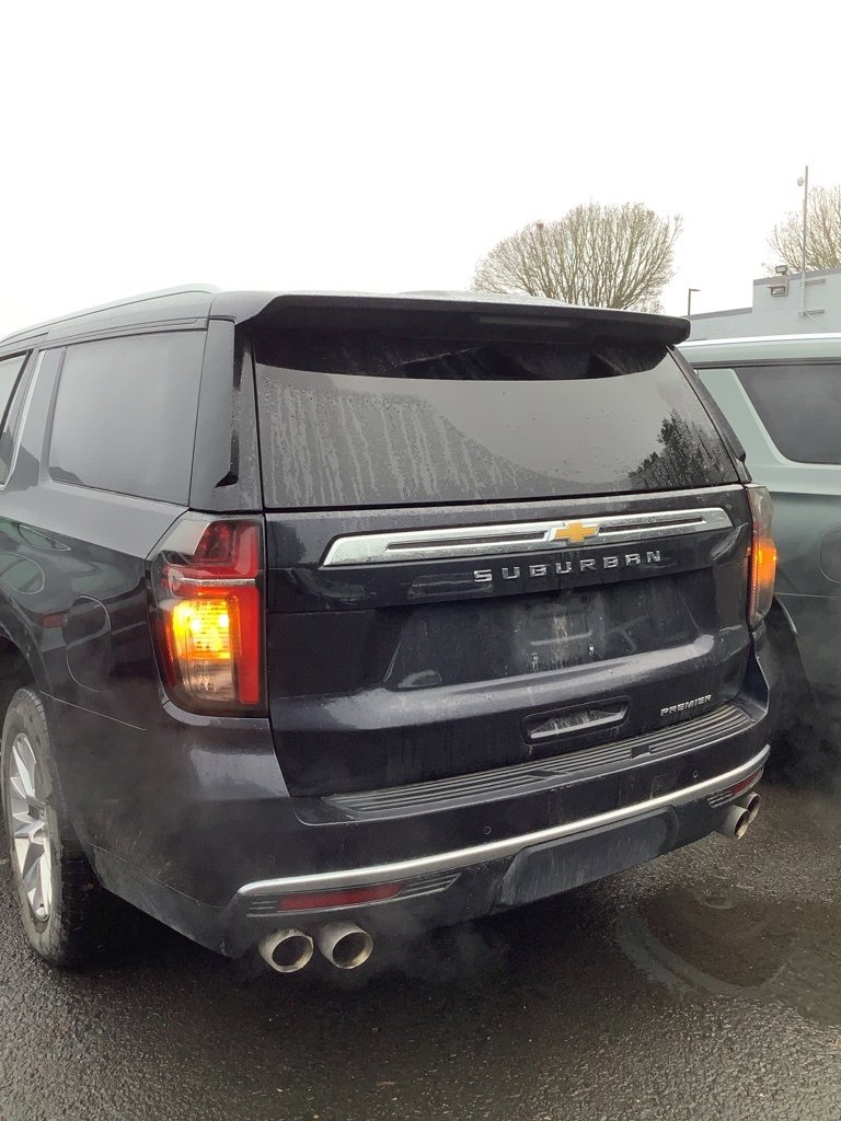Used 2023 Chevrolet Suburban Premier image 4