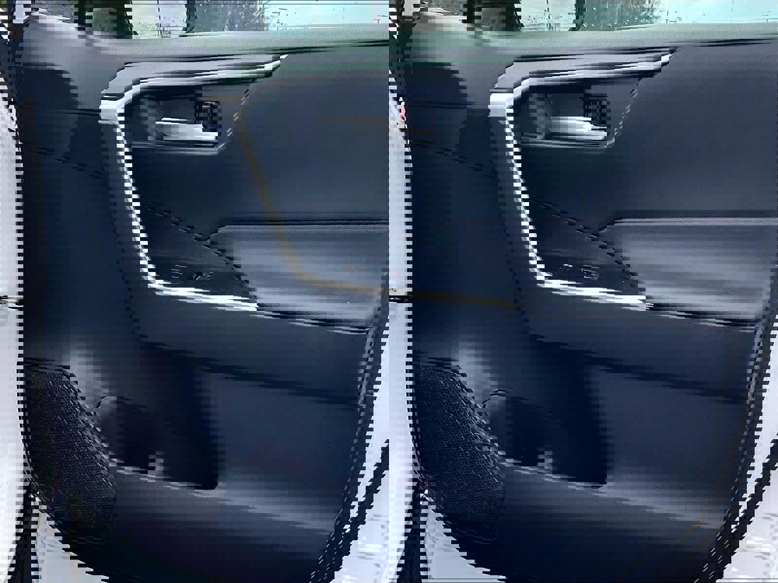 Used 2025 Toyota RAV4 XLE image 12