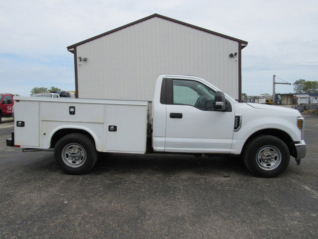 Used 2018 Ford F250 XL w/ Power Equipment Group RWD image 1