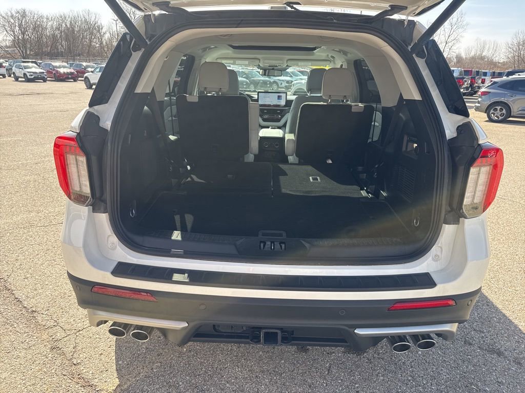 Used 2025 Ford Explorer Platinum w/ Ultimate Package image 22