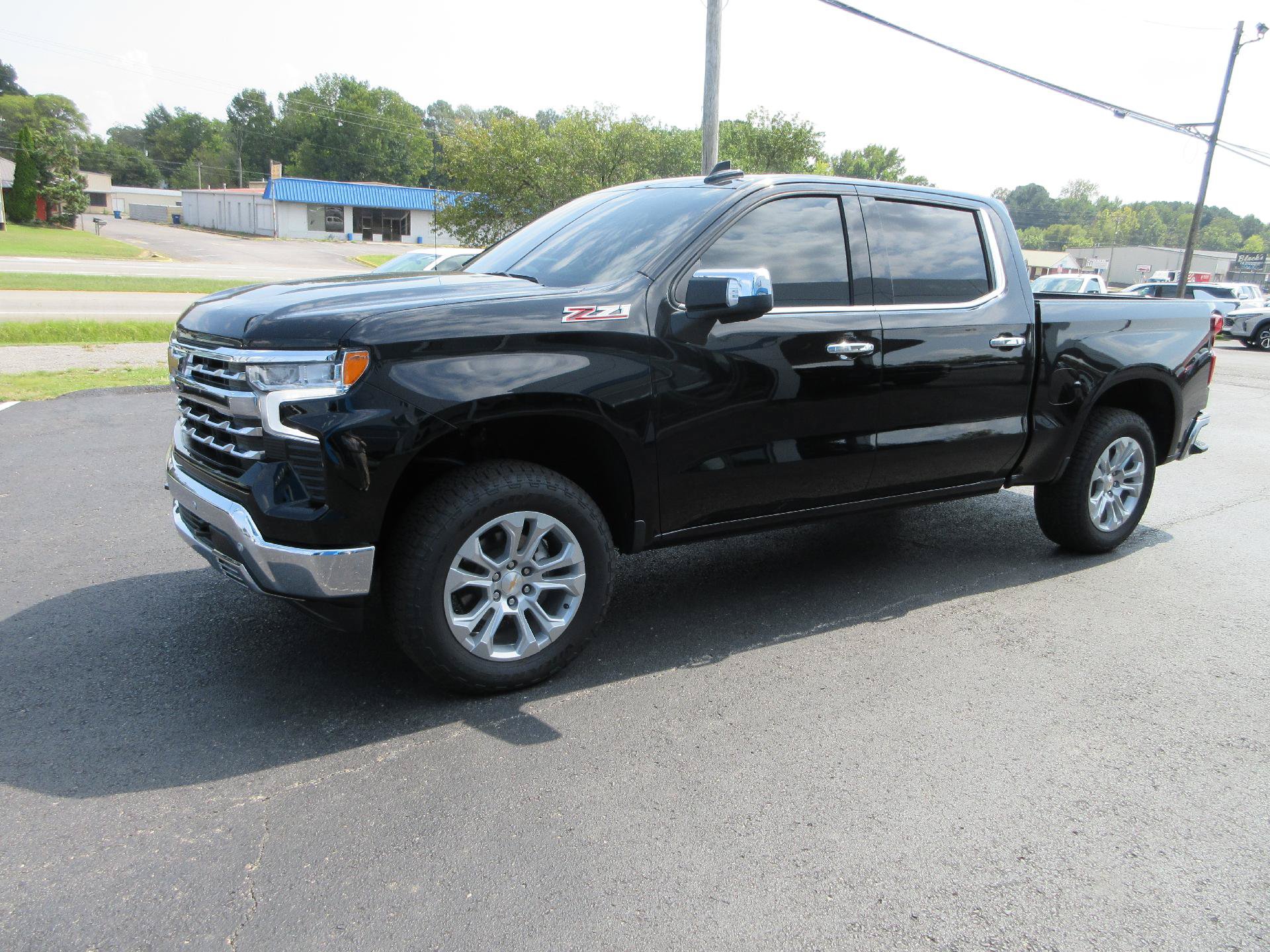 Certified 2025 Chevrolet Silverado 1500 LTZ w/ LTZ Premium Package AWD/4WD image 25