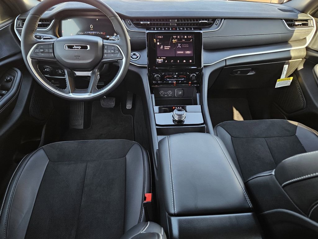 New 2025 Jeep Grand Cherokee L Altitude RWD image 10