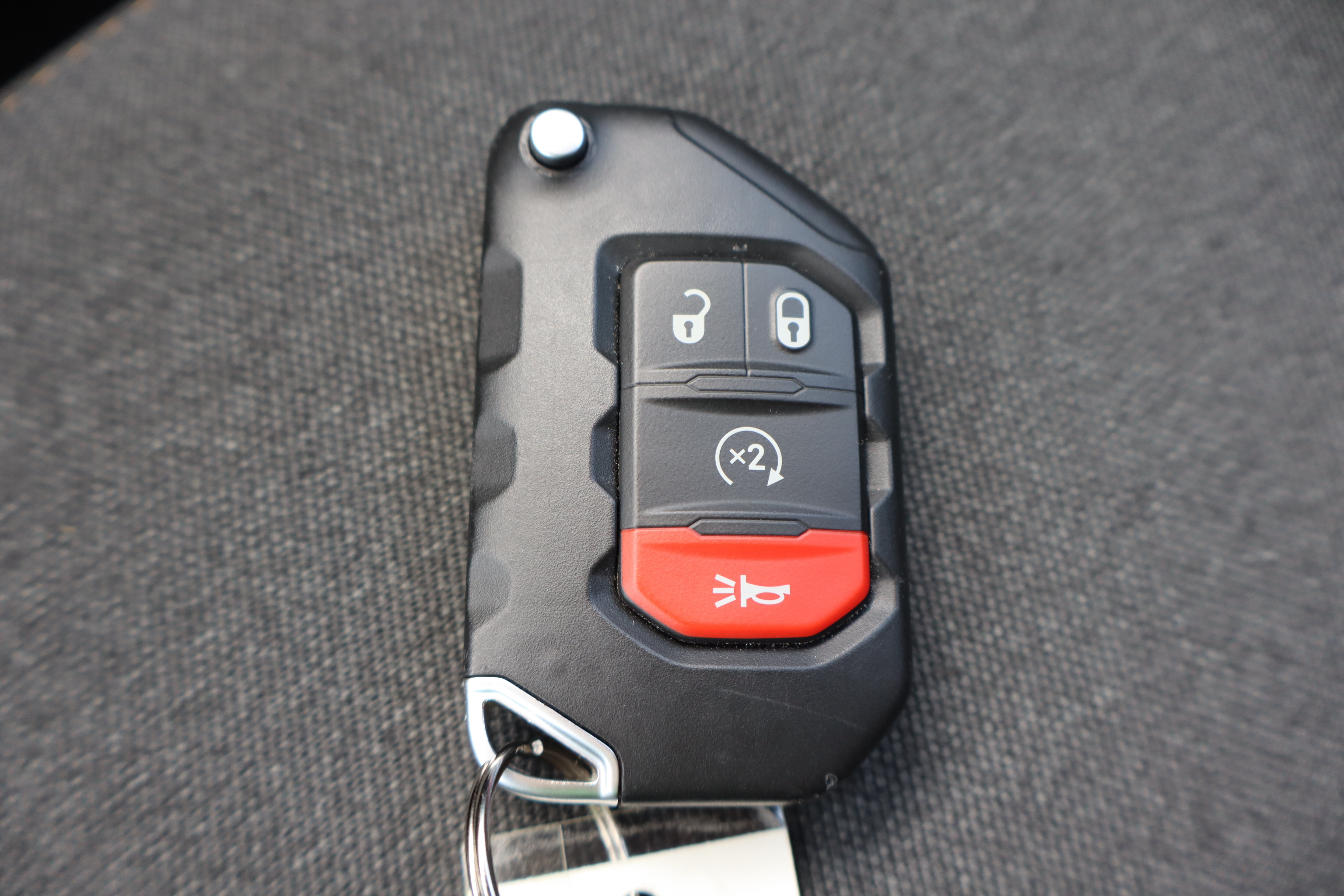 Used 2025 Jeep Wrangler Unlimited Sahara w/ Safety Group AWD/4WD image 29