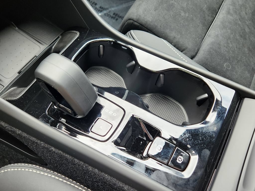 New 2026 Volvo XC40 B5 Ultra w/ Climate Package AWD/4WD image 11