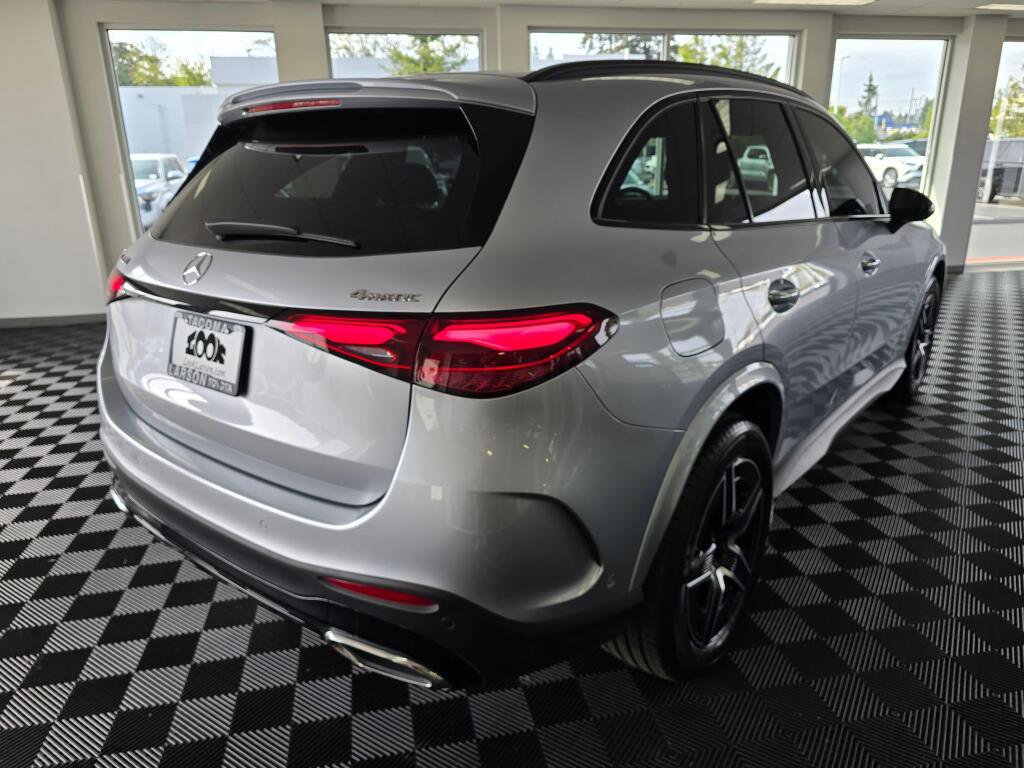 Used 2024 Mercedes-Benz GLC 300 4MATIC image 3