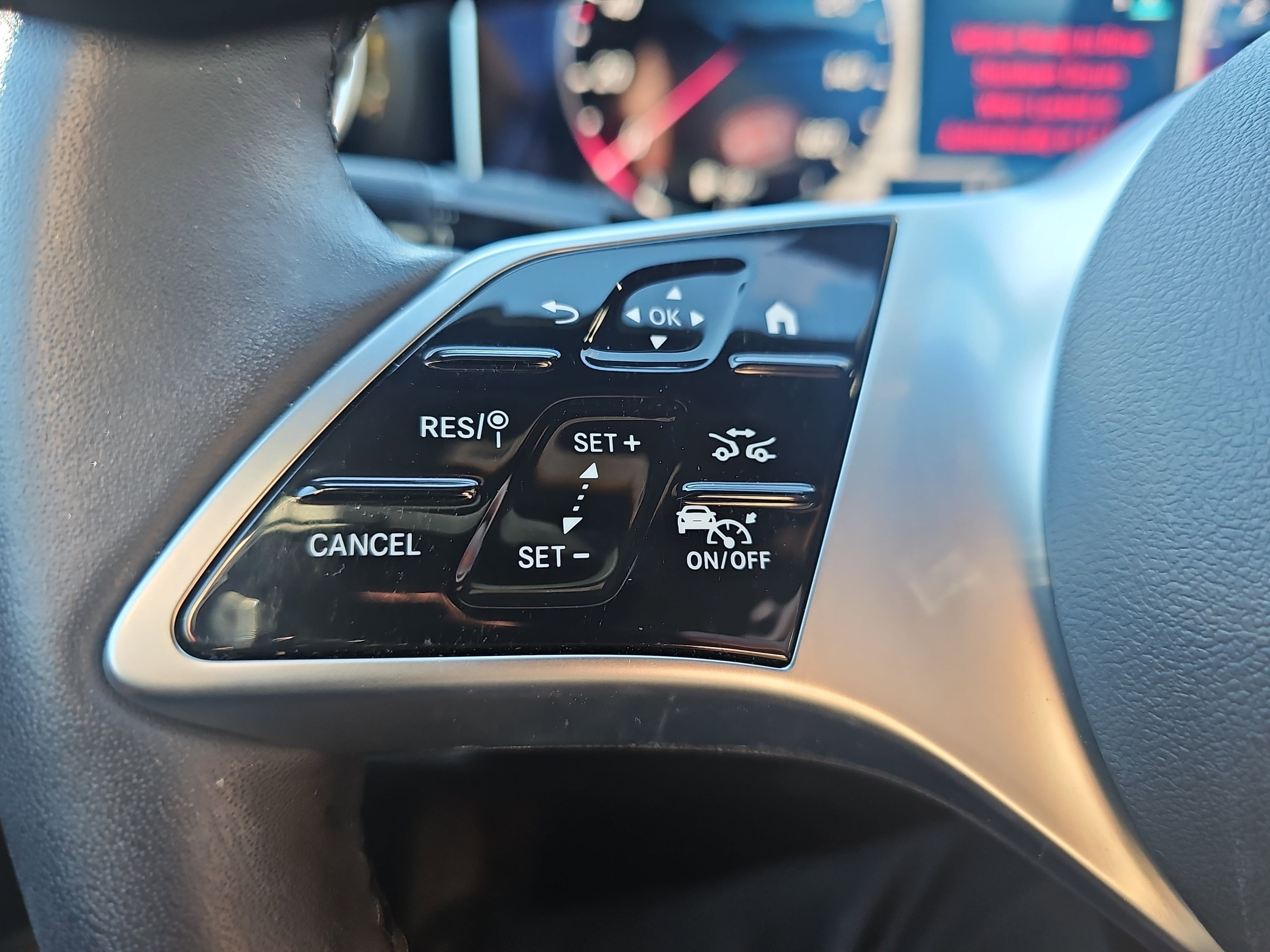 Certified 2025 Mercedes-Benz CLE 300 4MATIC Coupe image 19