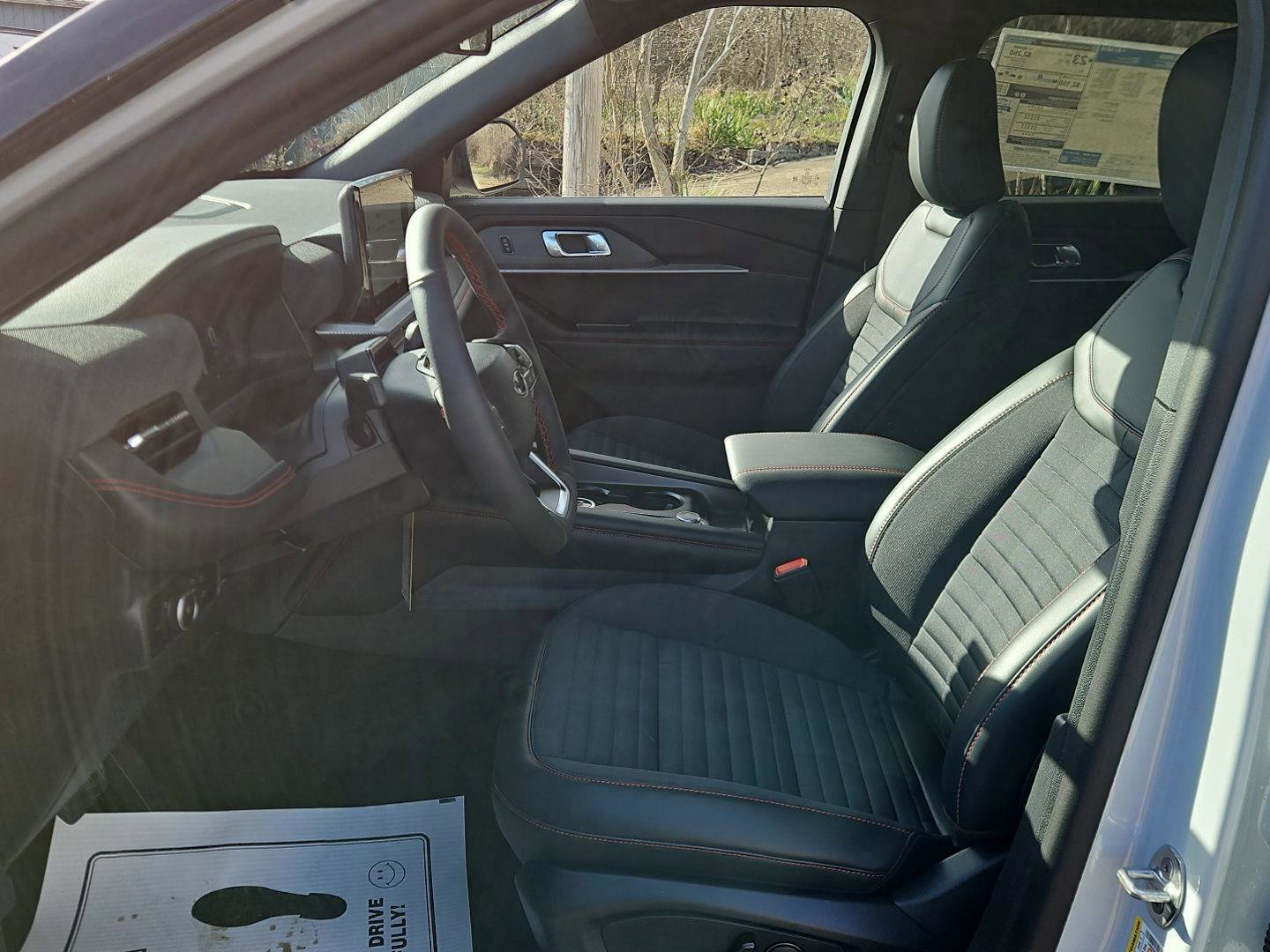 New 2026 Ford Explorer ST-Line w/ ST-Line Street Pack image 15