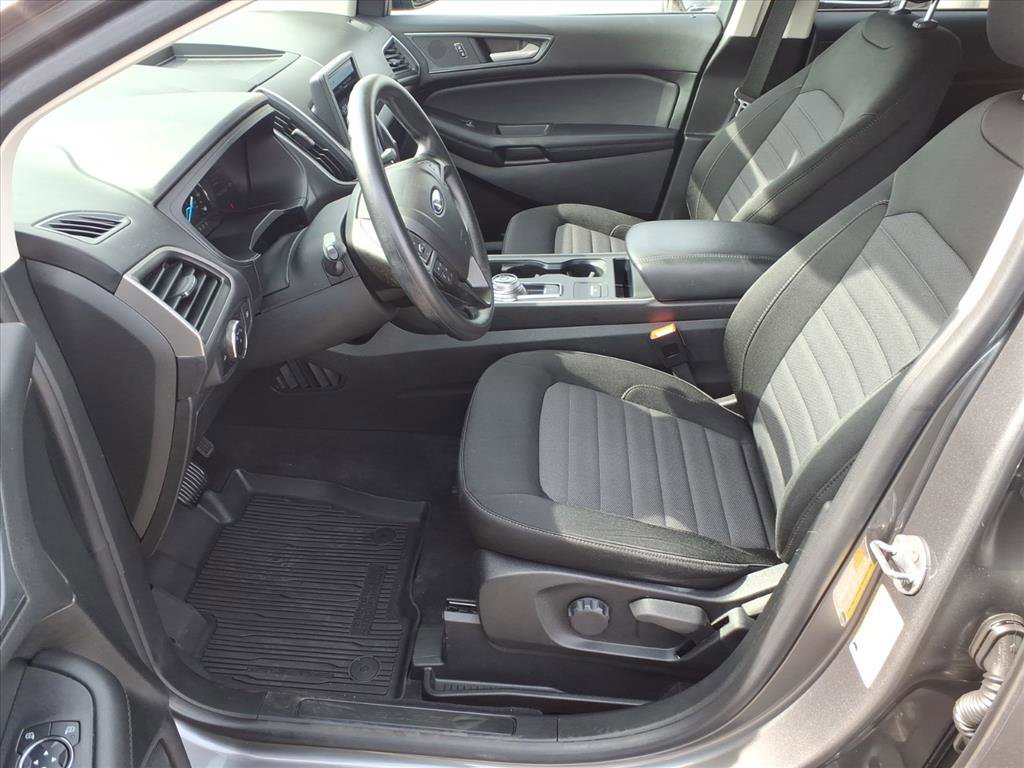 Certified 2024 Ford Edge SE image 5