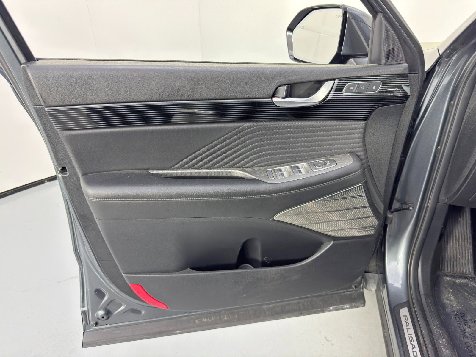 Used 2023 Hyundai Palisade Calligraphy image 43