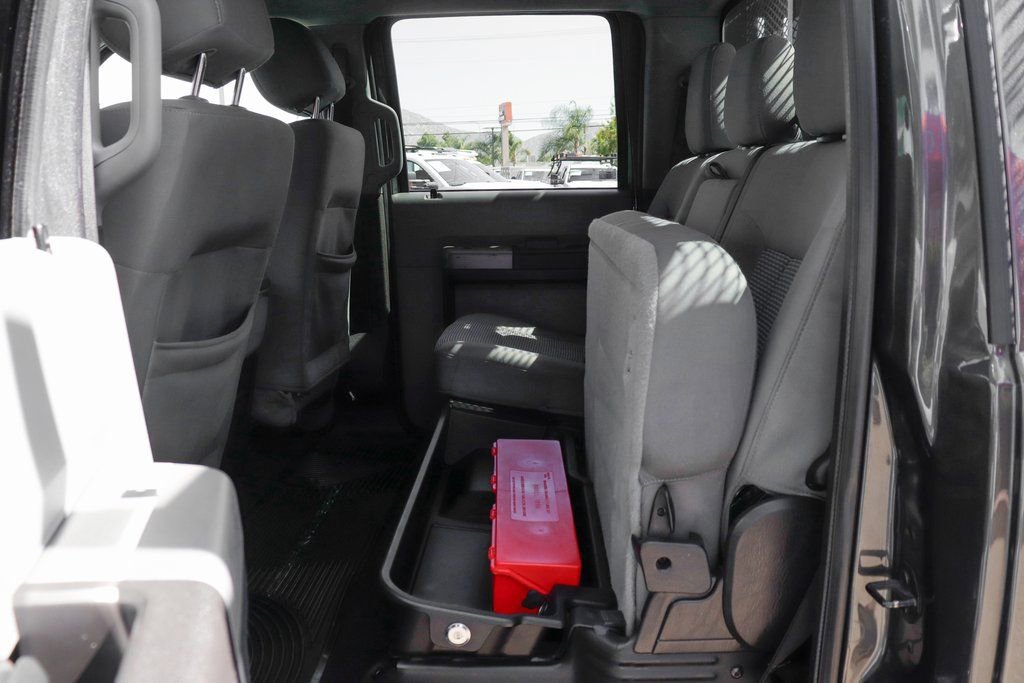 Used 2016 Ford F550 4x4 Crew Cab Super Duty w/ XLT Interior Package image 39