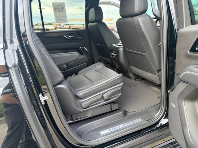 Used 2025 GMC Yukon XL Denali w/ Sun & Power Step Package AWD/4WD image 13