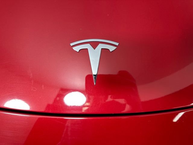 Used 2022 Tesla Model Y Long Range image 10