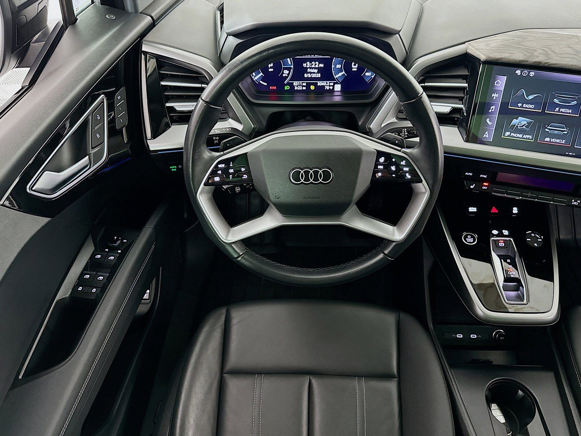 Used 2024 Audi Q4 e-tron Premium Plus w/ Premium Plus image 21