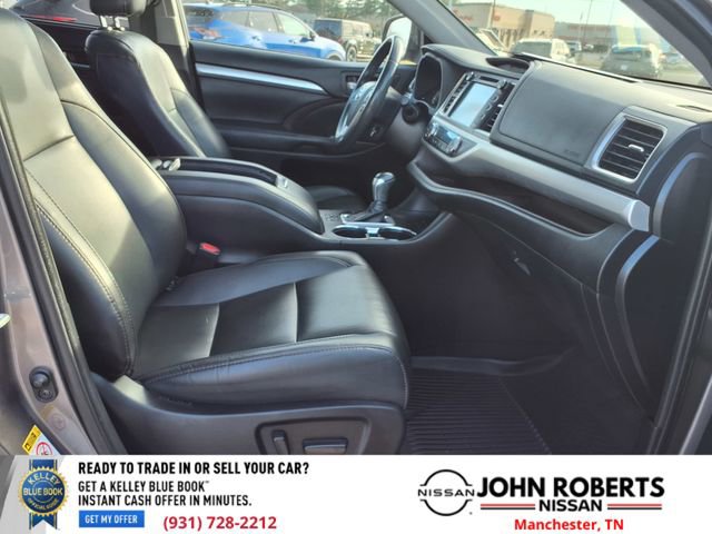 Used 2019 Toyota Highlander XLE image 21