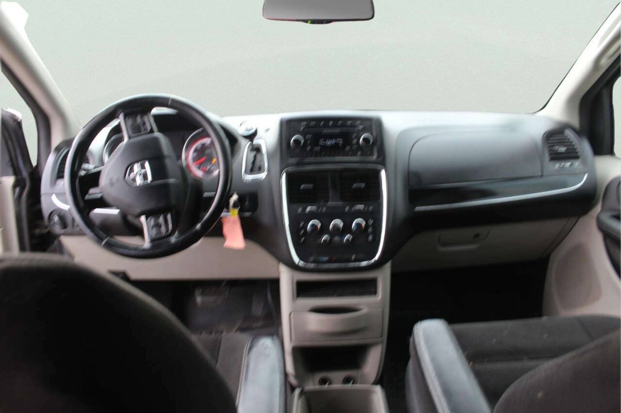 Used 2014 Dodge Grand Caravan SE FWD image 8