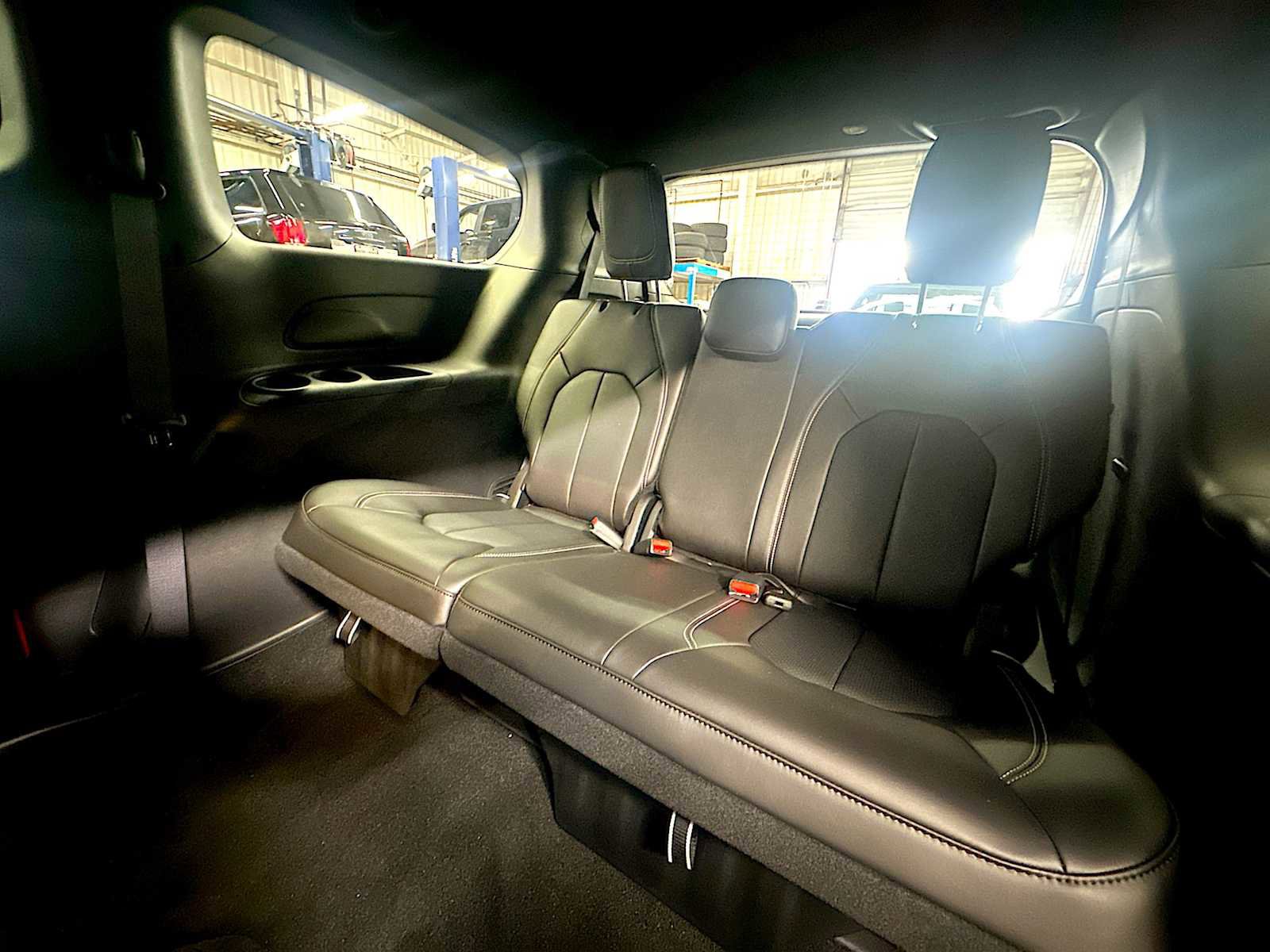 New 2026 Chrysler Pacifica Select w/ S Appearance Package image 25