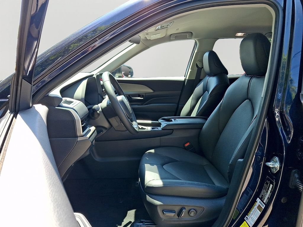 Used 2024 Toyota Grand Highlander AWD image 15