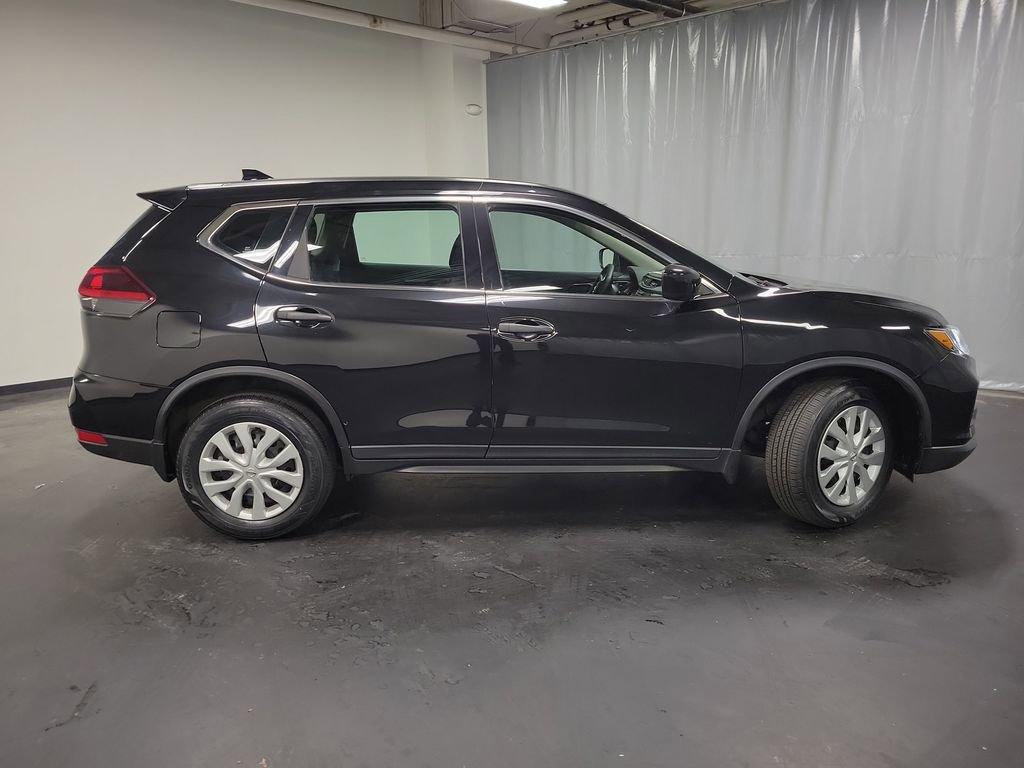 Used 2019 Nissan Rogue S image 10
