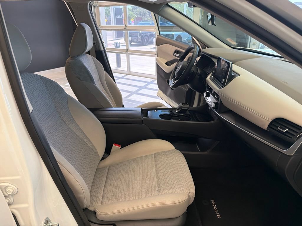 Used 2023 Nissan Rogue SV FWD image 39