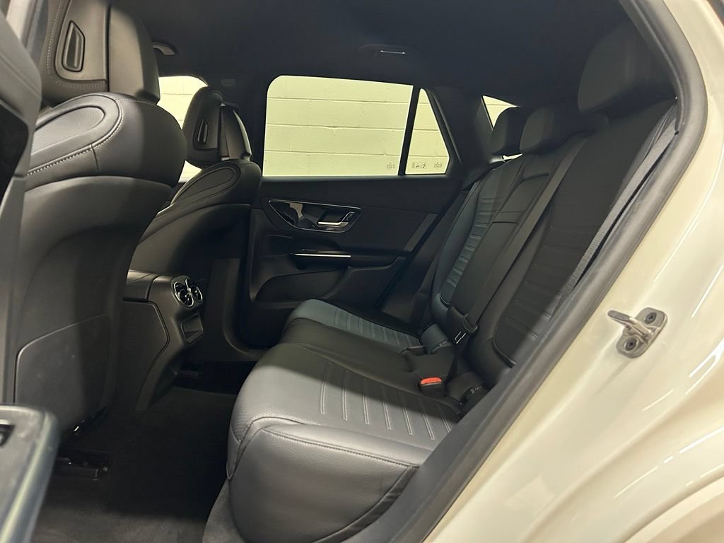 Used 2025 Mercedes-Benz GLC 350e 4MATIC image 8