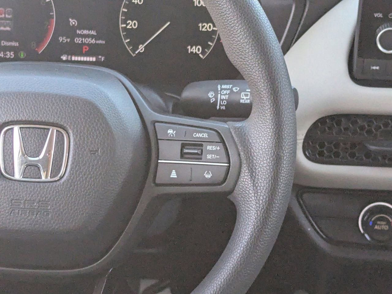 Used 2023 Honda HR-V LX image 18