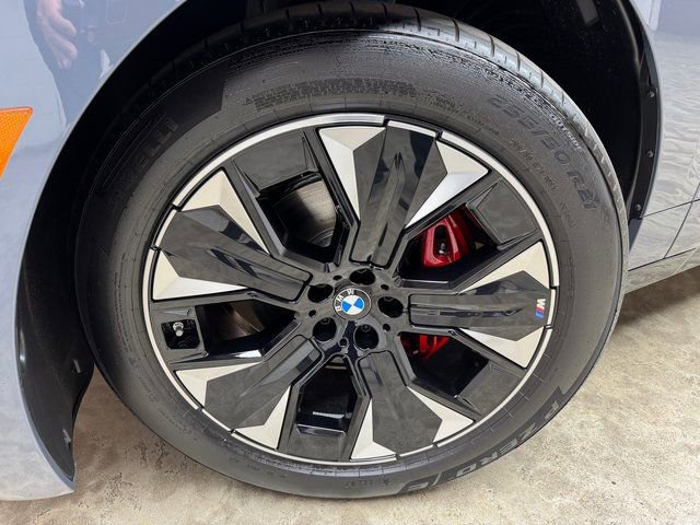 Used 2026 BMW iX xDrive60 w/ M Sport Package image 29