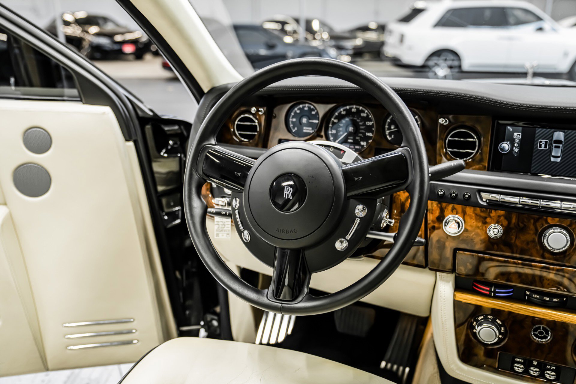 Used 2013 Rolls-Royce Phantom Sedan image 12