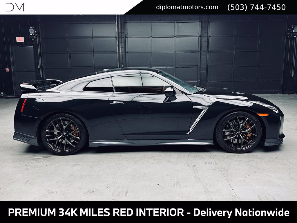 Used 2018 Nissan GT-R Premium w/ Premium Interior Package AWD/4WD image 8