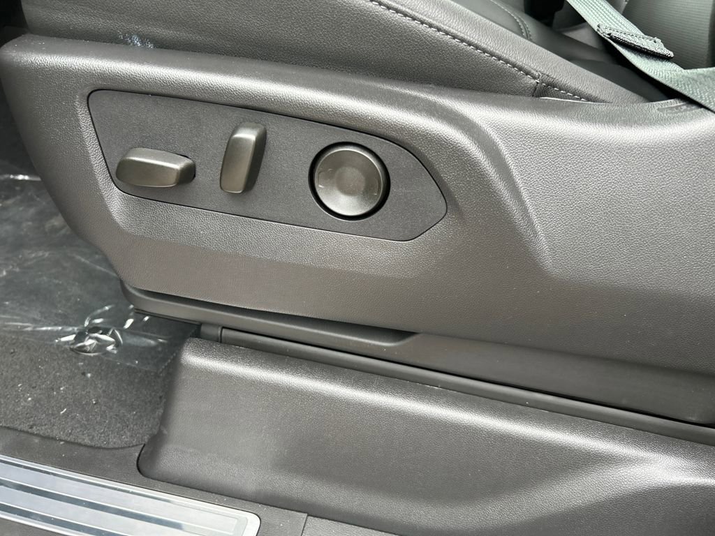 New 2026 GMC Sierra 2500 SLT w/ SLT Premium Package image 13