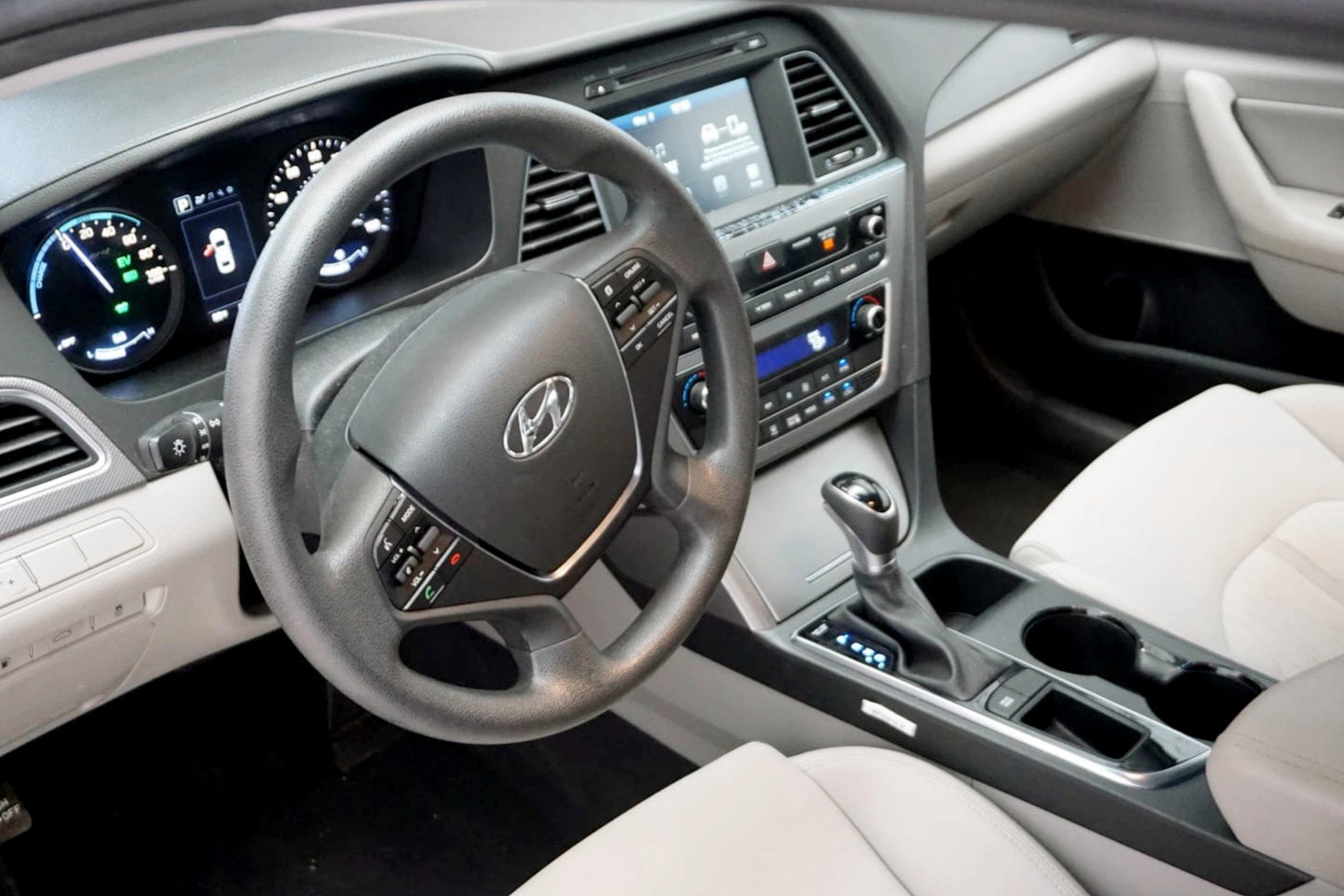Used 2017 Hyundai Sonata SE FWD image 12