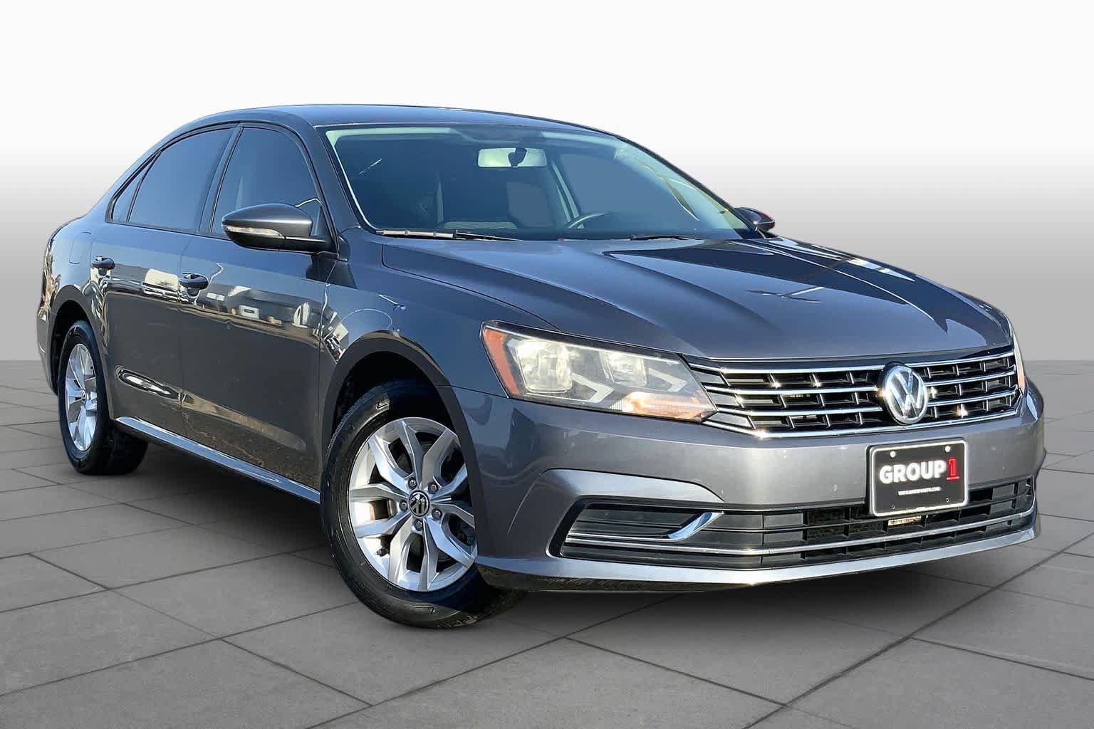 Used 2018 Volkswagen Passat 2.0T S FWD image 3