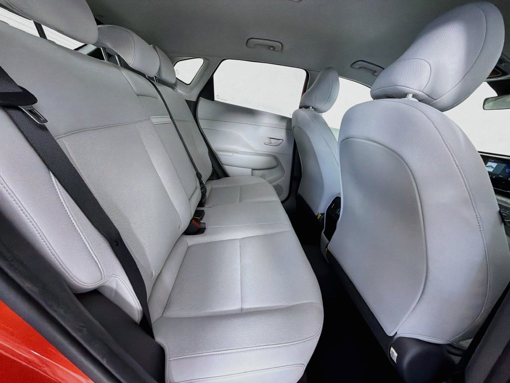 Used 2024 Hyundai Kona SEL FWD image 28