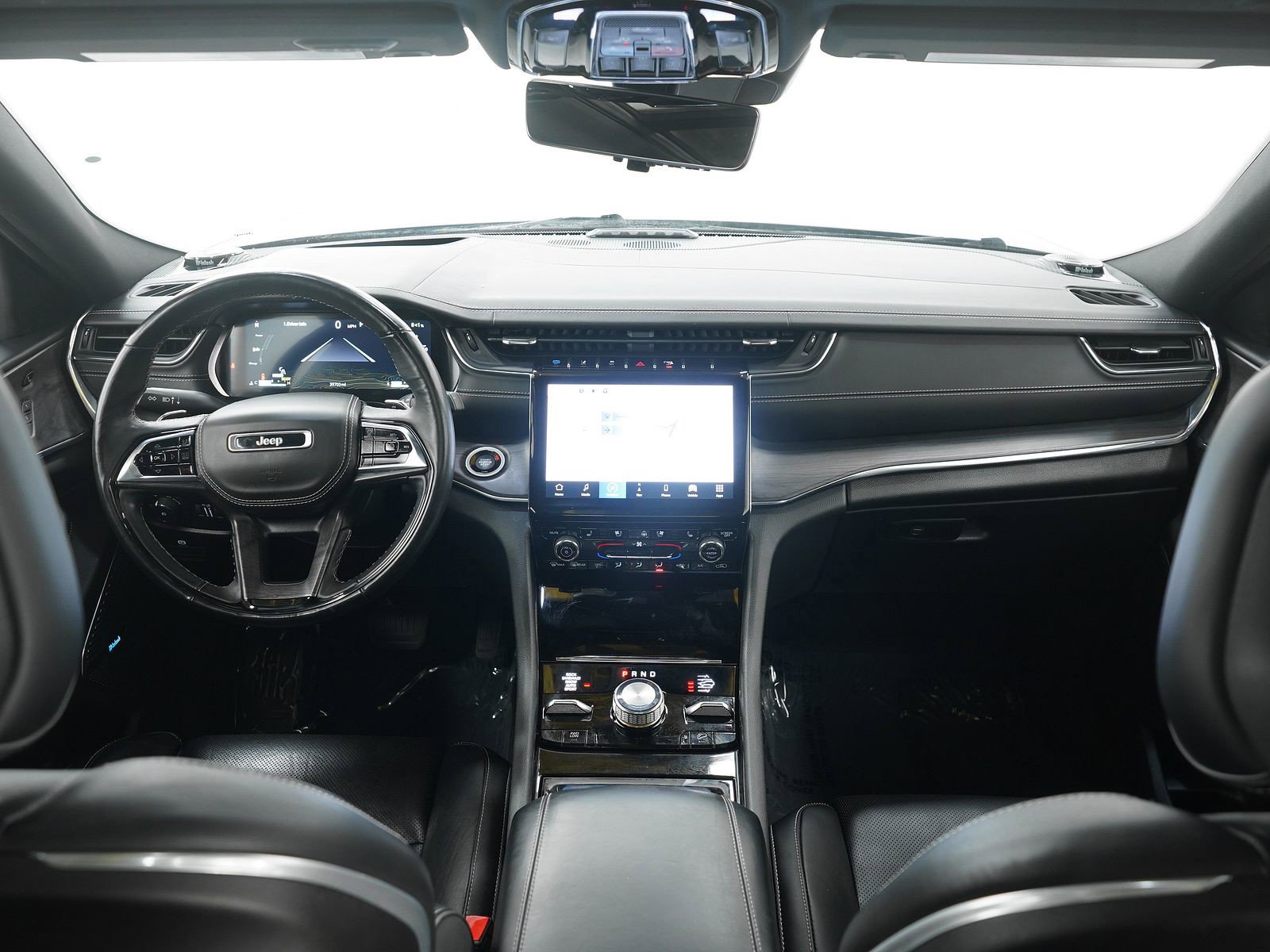 Used 2023 Jeep Grand Cherokee Overland w/ Advanced Protech Group III image 14