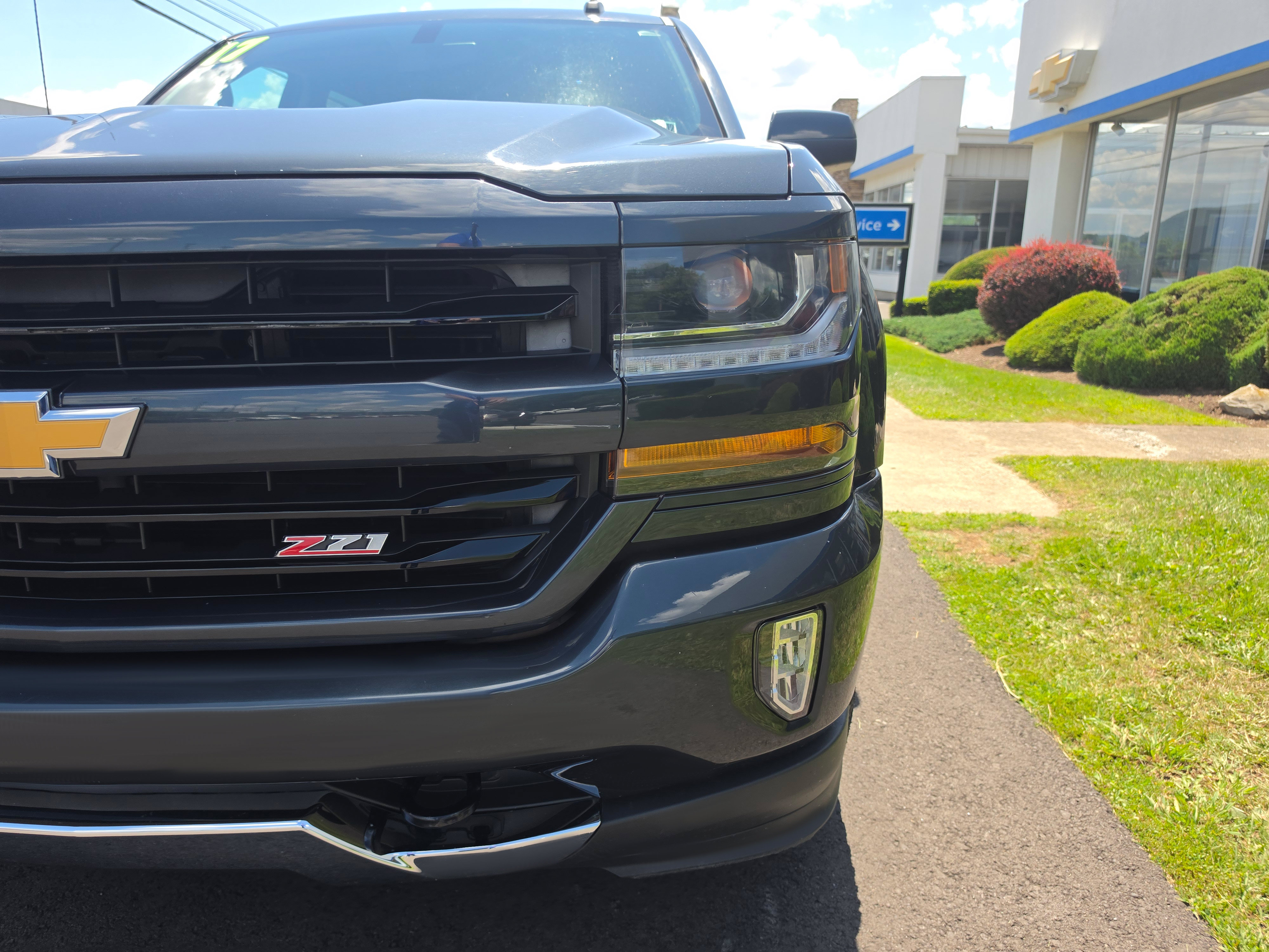 Used 2017 Chevrolet Silverado 1500 LT w/ All Star Edition AWD/4WD image 9