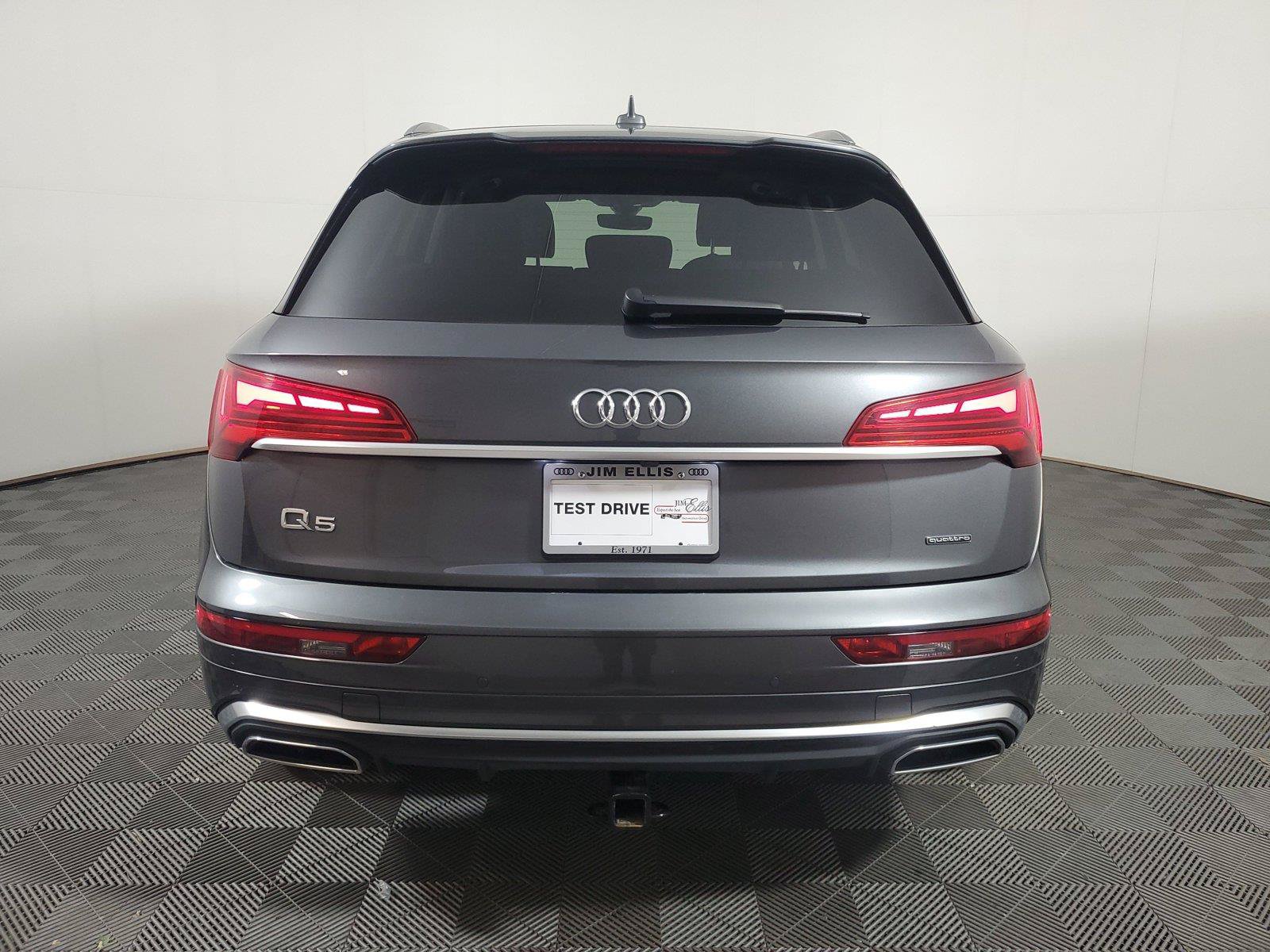 Used 2023 Audi Q5 2.0T Premium Plus w/ Premium Plus Package AWD/4WD image 5