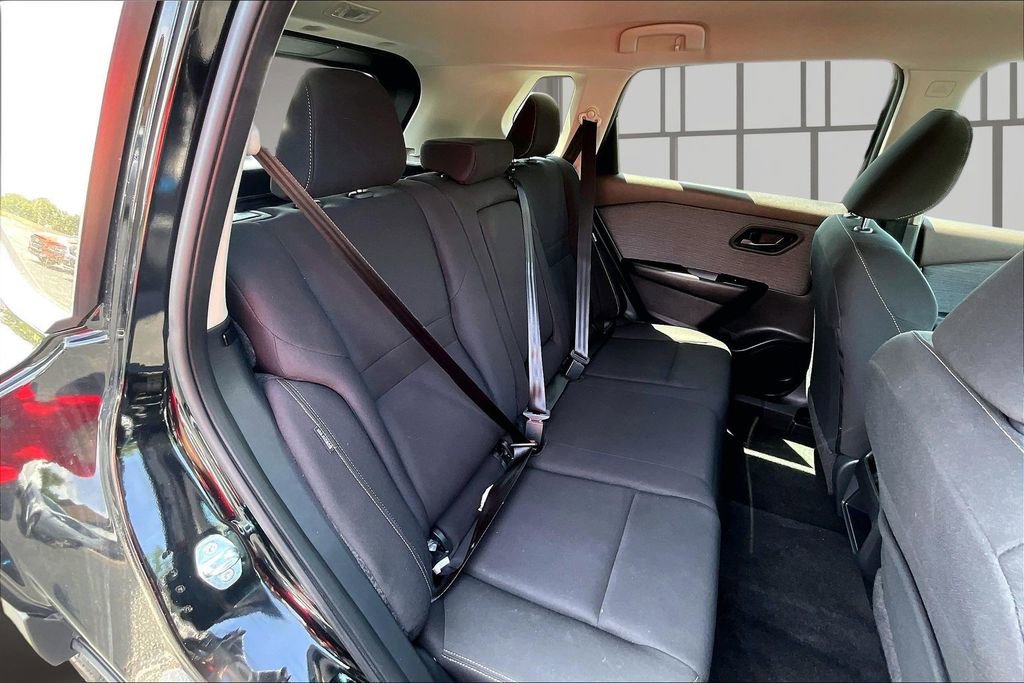 Used 2023 Nissan Rogue S AWD/4WD image 26