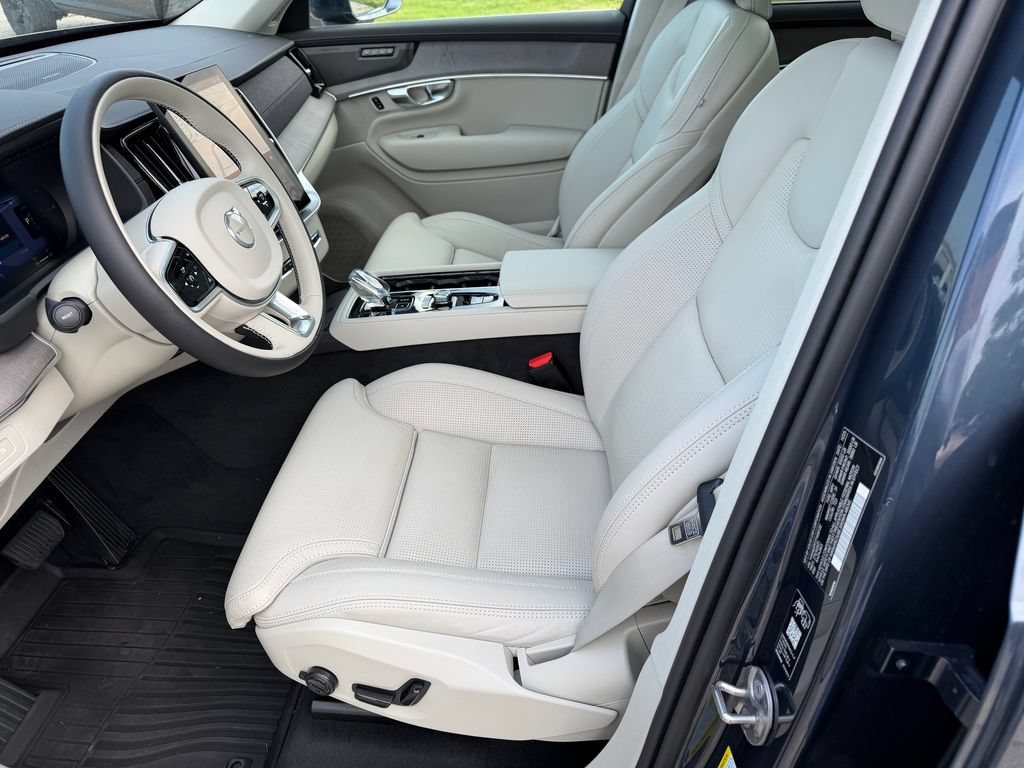 New 2026 Volvo XC90 T8 Ultra w/ Protection Package Premier AWD/4WD image 17